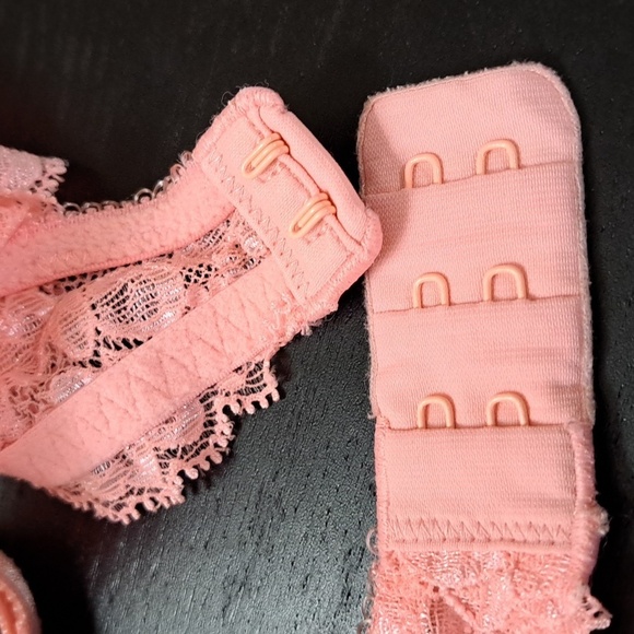 Victoria's Secret Push up lace padded bra size 34C - Picture 13 of 13